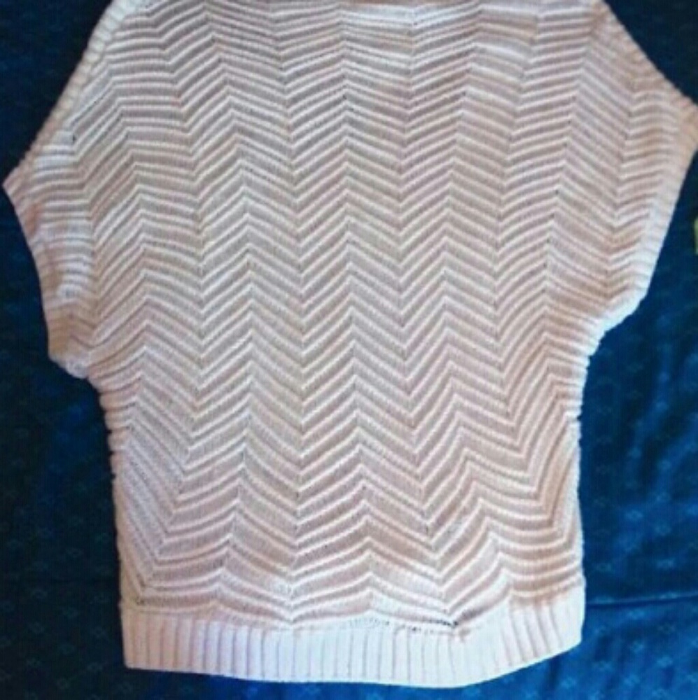 Ladies top - Picture 2 of 2